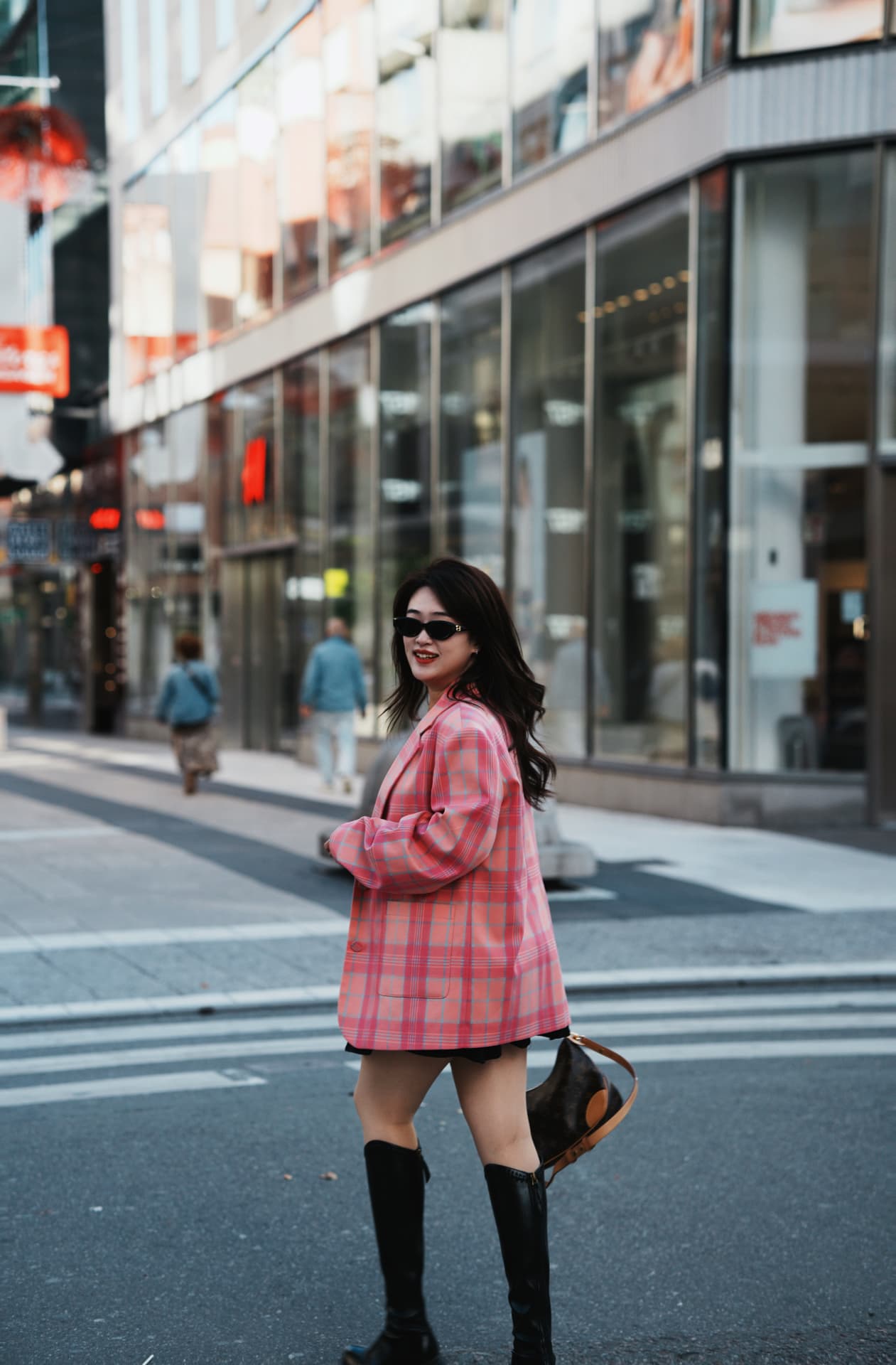 Crossing the city